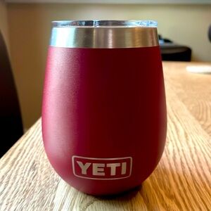 Yeti Wine Tumbler in Harvest Red